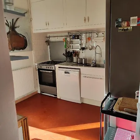 Au Rez-de-chaussee D'une Maison Apartament Hyères