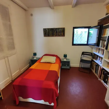 Apartament Au Rez-de-chaussee D'une Maison Hyères